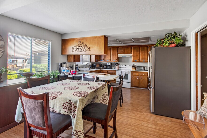 More Photos Of 43232 Starr St, Fremont Multifamily For Sale