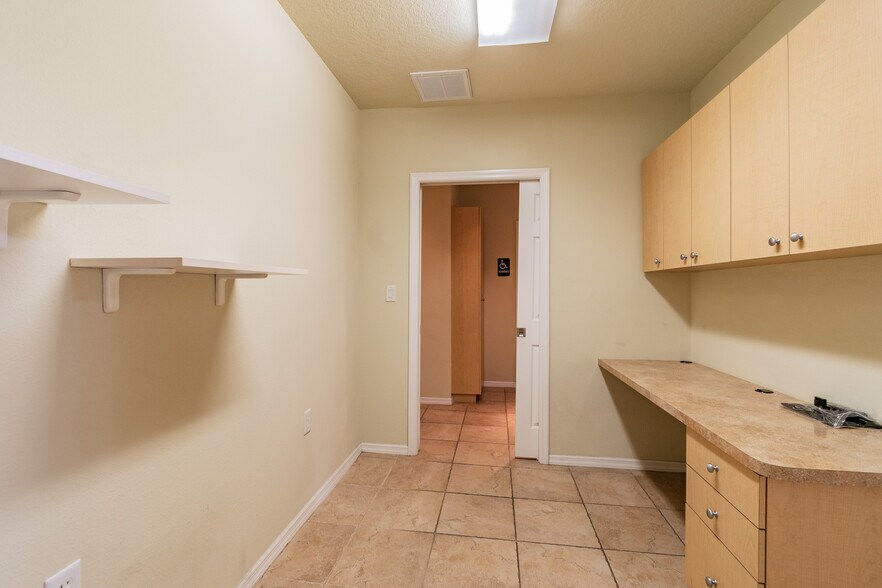 More Photos Of 2142 Ashley Oaks Cir, Wesley Chapel Medical For Sale