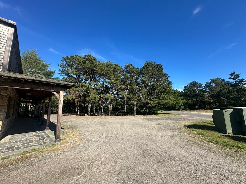 More Photos Of 22 A St, Edgartown Warehouse For Sale