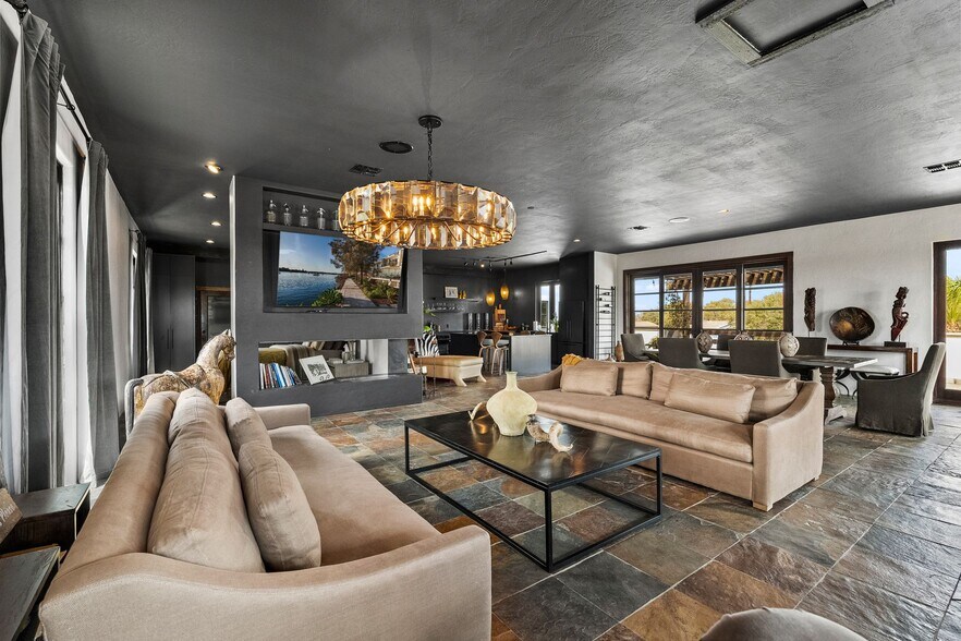 More Photos Of 1703 Highway 35 S, Rockport Office Residential For Lease