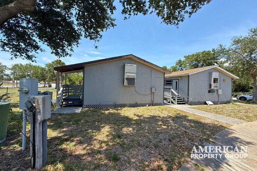 More Photos Of 2209 75th St W, Bradenton Religious Facility For Lease