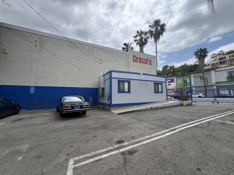 More Photos Of 11571 Ventura Blvd, Studio City Land For Lease