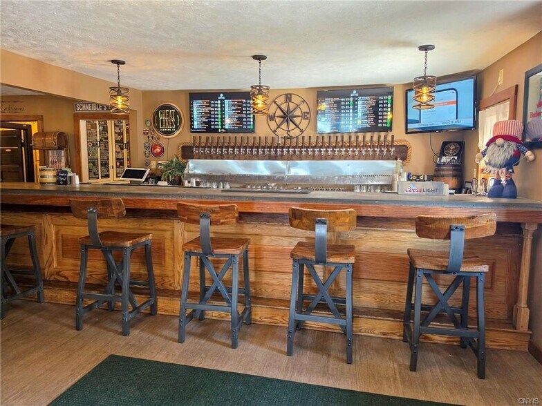 More Photos Of 6266 Lakeshore Rd, Verona Beach Restaurant For Sale