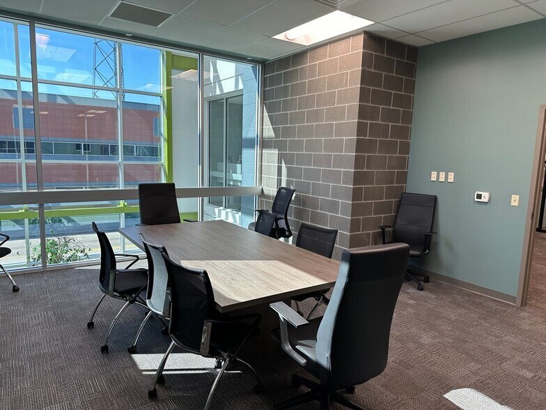 More Photos Of 711 E Monument Ave, Dayton Office For Lease