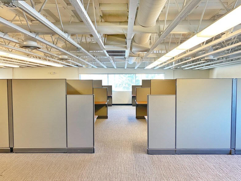 More Photos Of 2121 E Tropicana Ave, Las Vegas Office For Sale