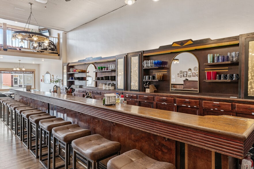 More Photos Of 417 Main St, Ashton Specialty For Sale