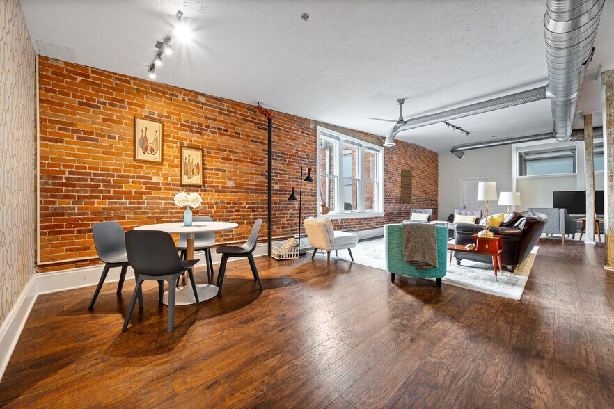 More Photos Of 144 W Liberty St, Wooster Office For Sale