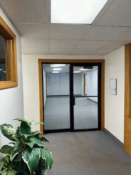 More Photos Of 1711 E 13th St, Hibbing Flex For Lease