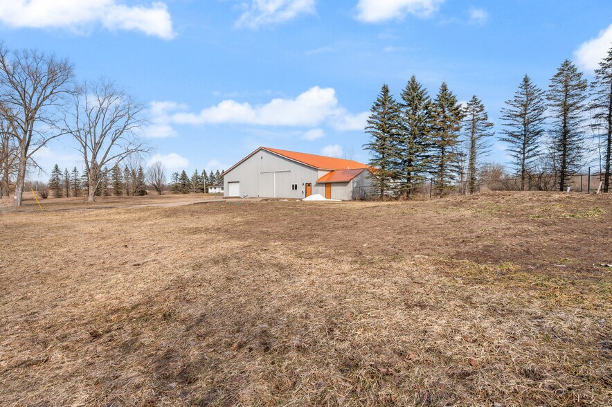 More Photos Of 18470 195th ave, Big Rapids Office For Sale