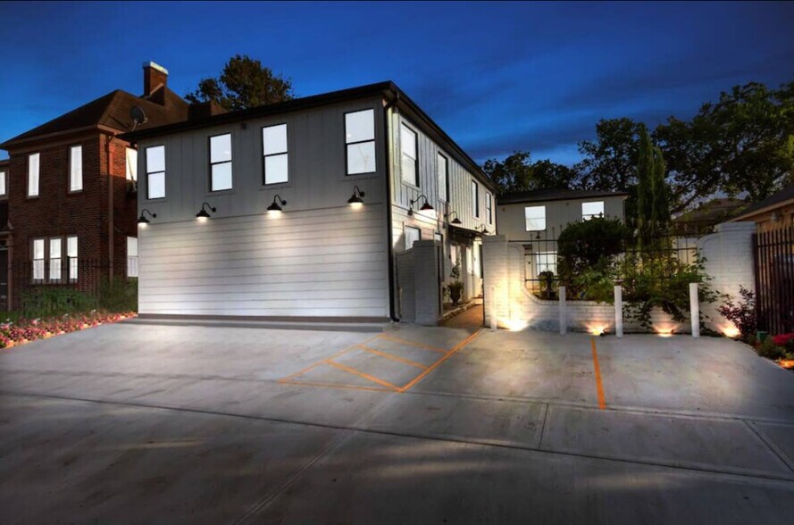 More Photos Of 2620 Arbor St, Houston Apartments For Sale