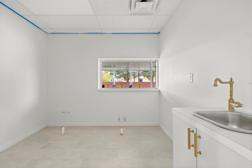 More Photos Of 27621 Warren Rd, Garden City Freestanding For Lease