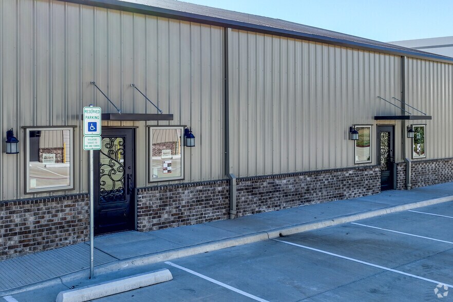 More Photos Of 3265 N McDonald St, McKinney Warehouse For Lease