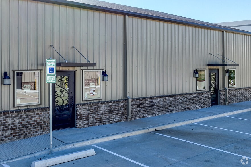 More Photos Of 3265 N McDonald St, McKinney Warehouse For Lease