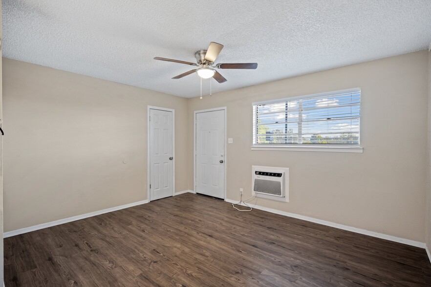 More Photos Of 17 W 31st St, San Angelo Apartments For Sale