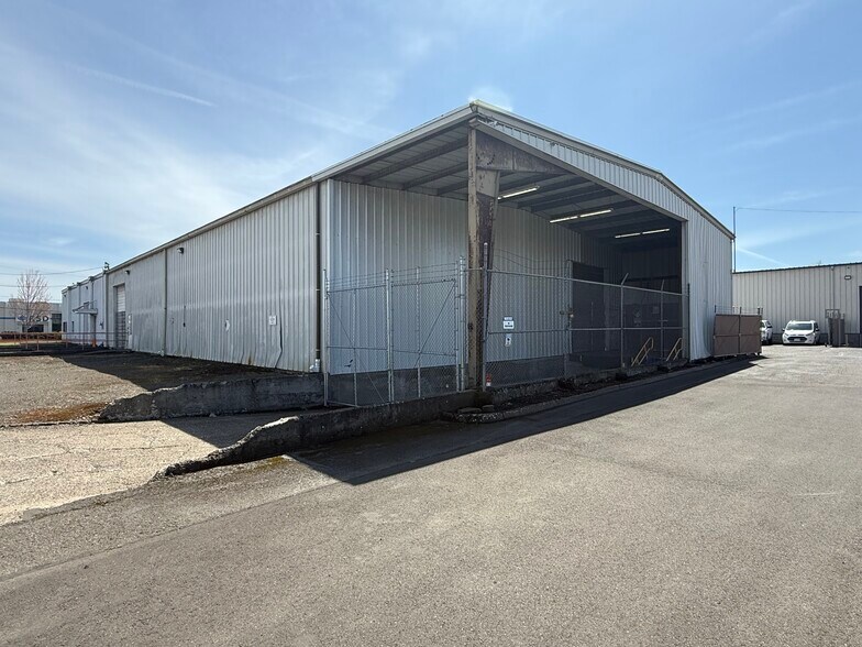More Photos Of 700 Conger St, Eugene Unknown For Lease