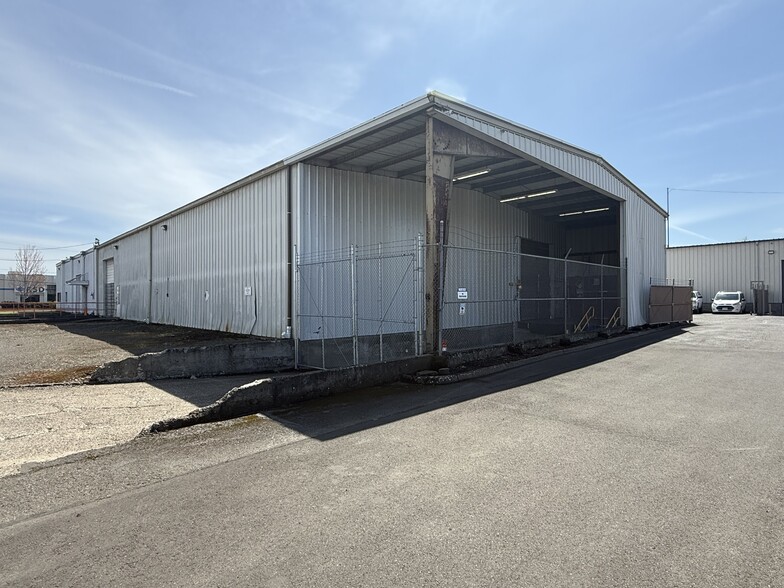 More Photos Of 700 Conger St, Eugene Unknown For Lease