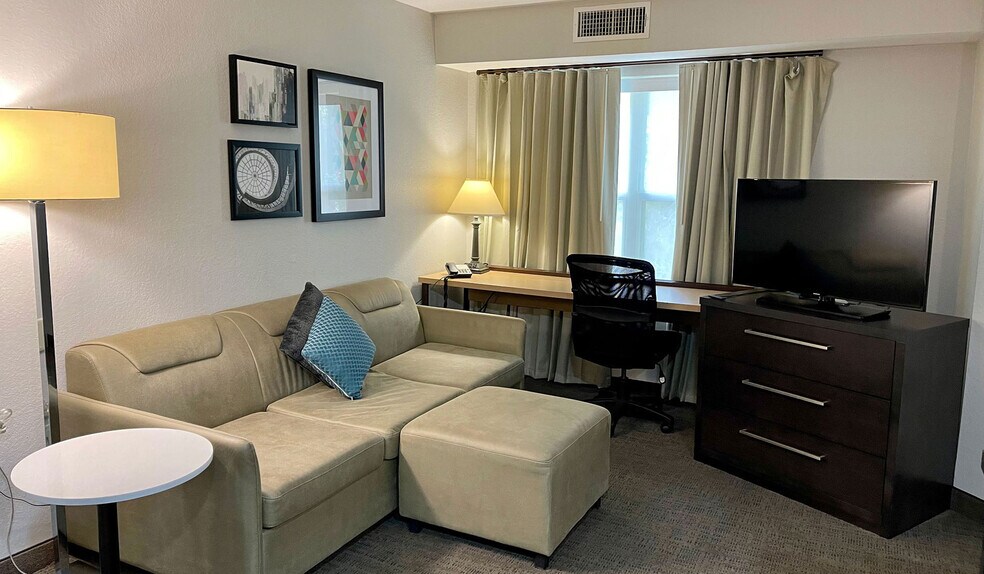 More Photos Of 4910 W Monkhouse Dr, Shreveport Hotel For Sale