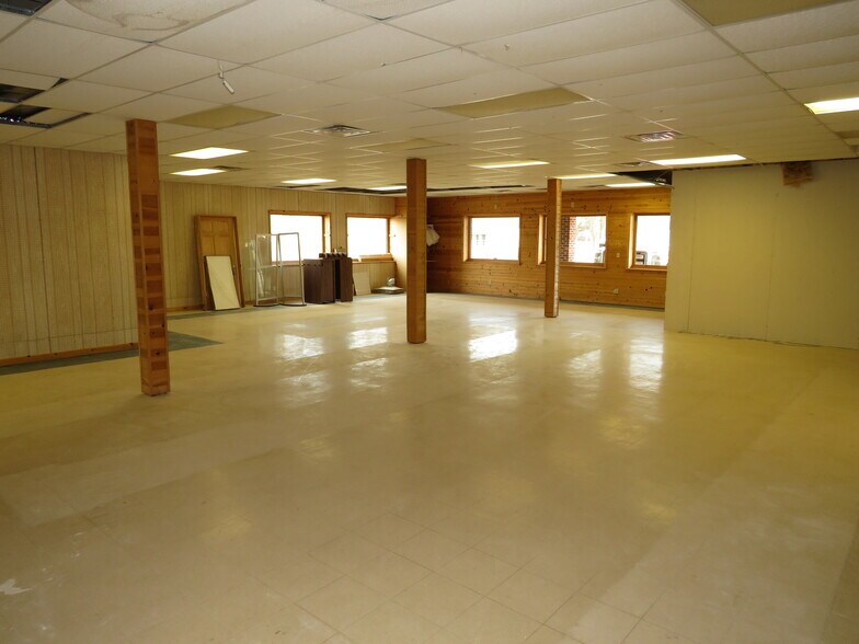 More Photos Of 264-272 S Front St, Braidwood Freestanding For Lease