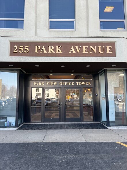 More Photos Of 255 Park Ave, Worcester Medical For Lease