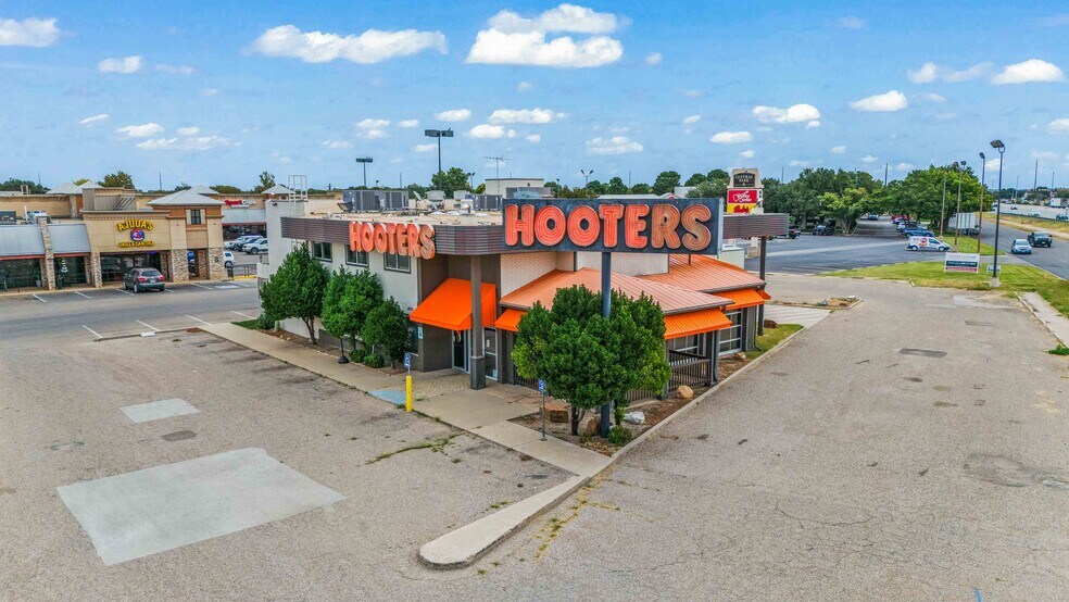 More Photos Of 4950 S Loop 289, Lubbock Restaurant For Lease