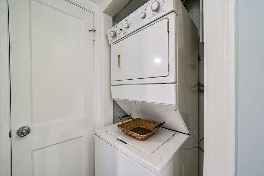 More Photos Of 543 Studewood St, Houston Specialty For Sale