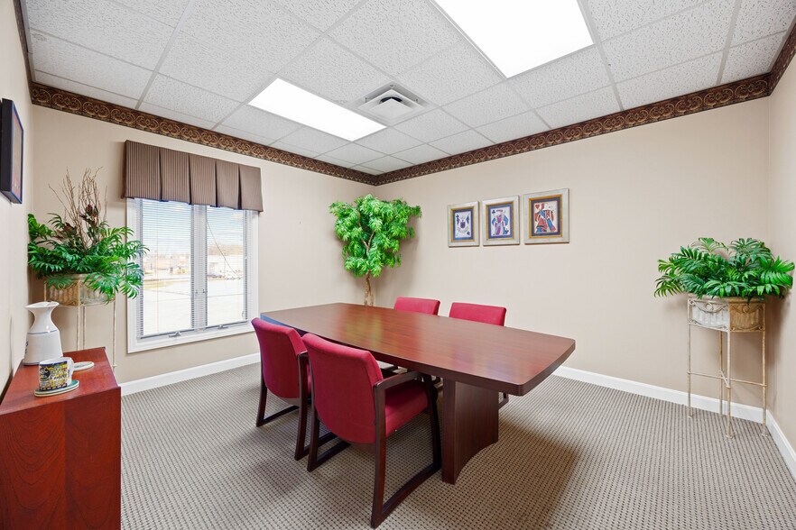 More Photos Of 303 Middletown Pky, Louisville Office For Sale