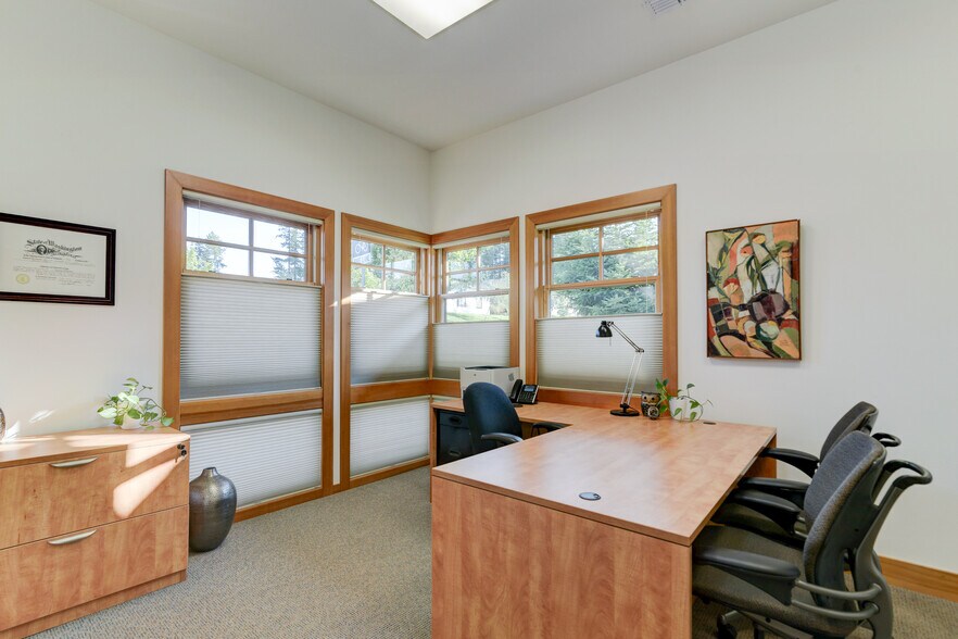 More Photos Of 2018 Caton Way SW, Olympia Medical For Sale