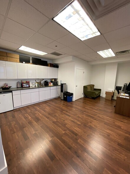 More Photos Of 164 20th St, Brooklyn Office For Lease