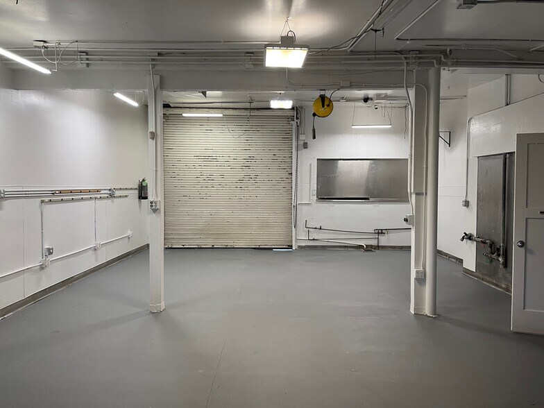 More Photos Of 6613 Hollis St, Emeryville Flex For Sale