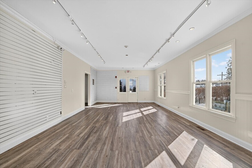 More Photos Of 470 Main St, Armonk Office For Sale
