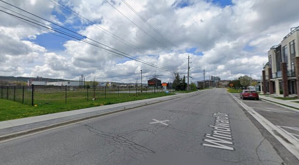 More Photos Of 9 Windward Dr, Grimsby Land For Lease