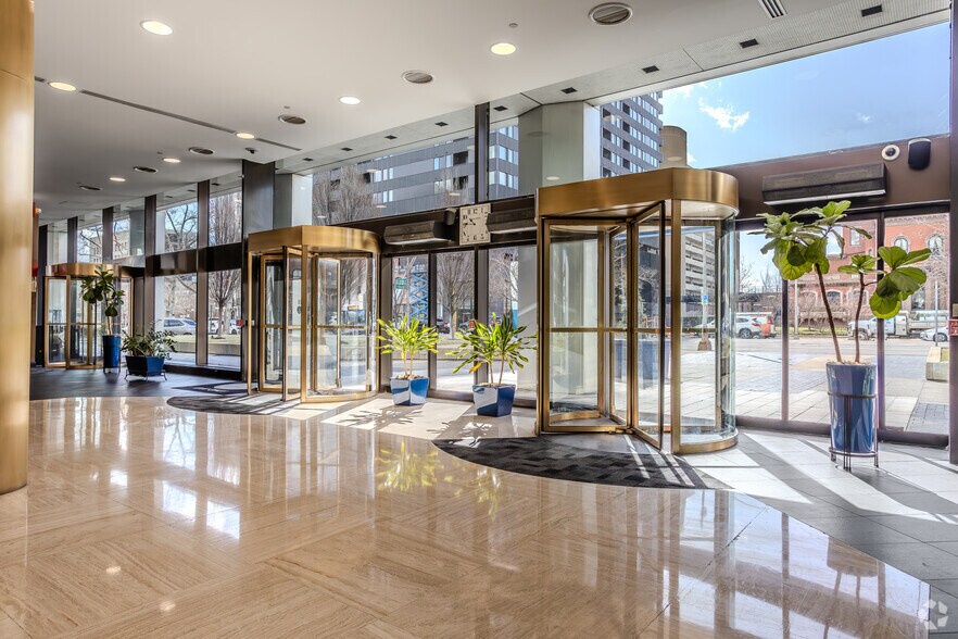 More Photos Of 180 E Broad St, Columbus Office For Lease