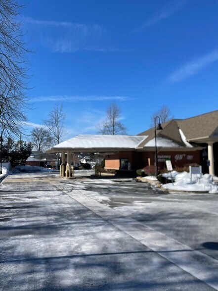 More Photos Of 81 House St, Glastonbury General Retail For Sale