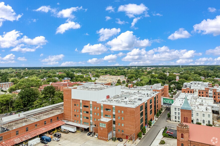 More Photos Of 120 Perry St, Petersburg Apartments For Lease