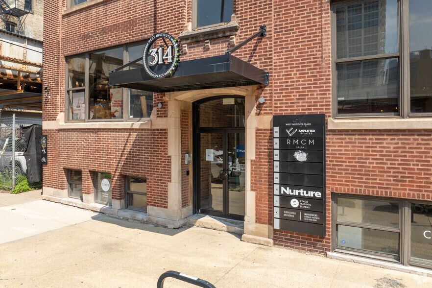More Photos Of 314 W Institute Pl, Chicago Loft Creative Space For Lease