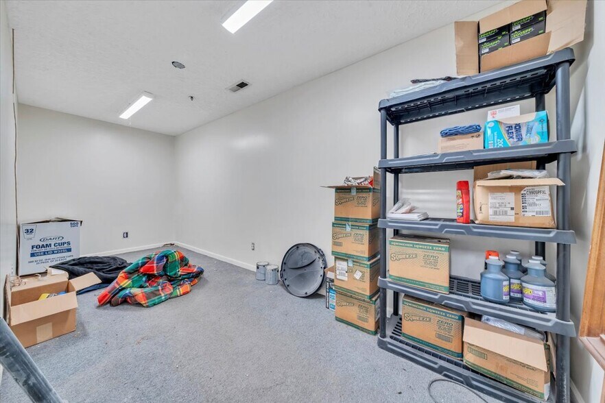 More Photos Of 81 5th Ave, Collinsville Manufacturing For Sale