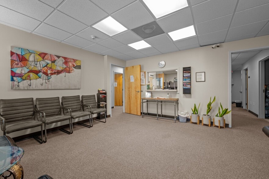 More Photos Of 2961 Crouse Ln, Burlington Medical For Lease