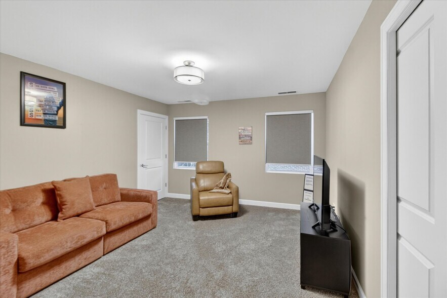 More Photos Of 26640 Orchard Lake Rd, Farmington Hills Apartments For Sale