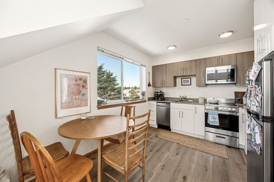 More Photos Of 2226 NW 58th St, Seattle Apartments For Sale