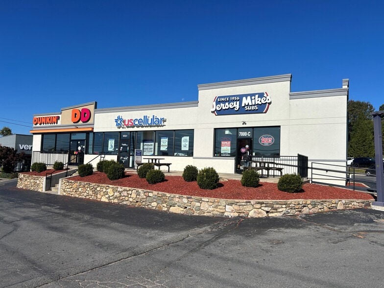 More Photos Of 7000 Peters Creek Rd, Roanoke Freestanding For Lease