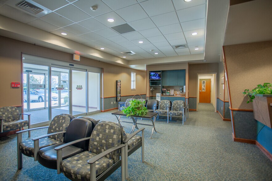 More Photos Of 2734 N Woodlawn Ave, Wichita Medical For Sale