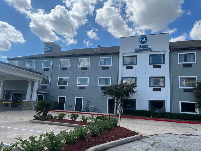 More Photos Of 4434 FM 1960 Road W, Houston Hotel For Sale
