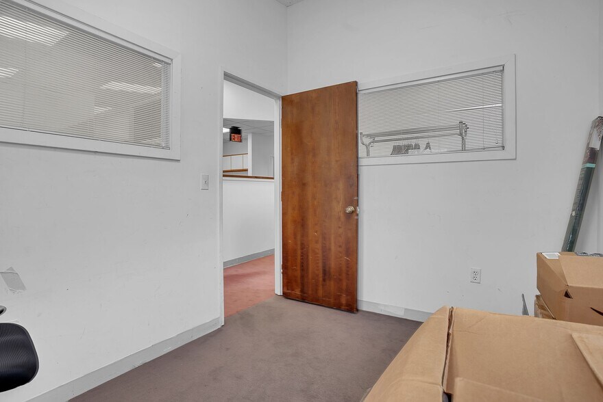 More Photos Of 4609 Pinecrest Office Park Dr, Alexandria Medical For Sale