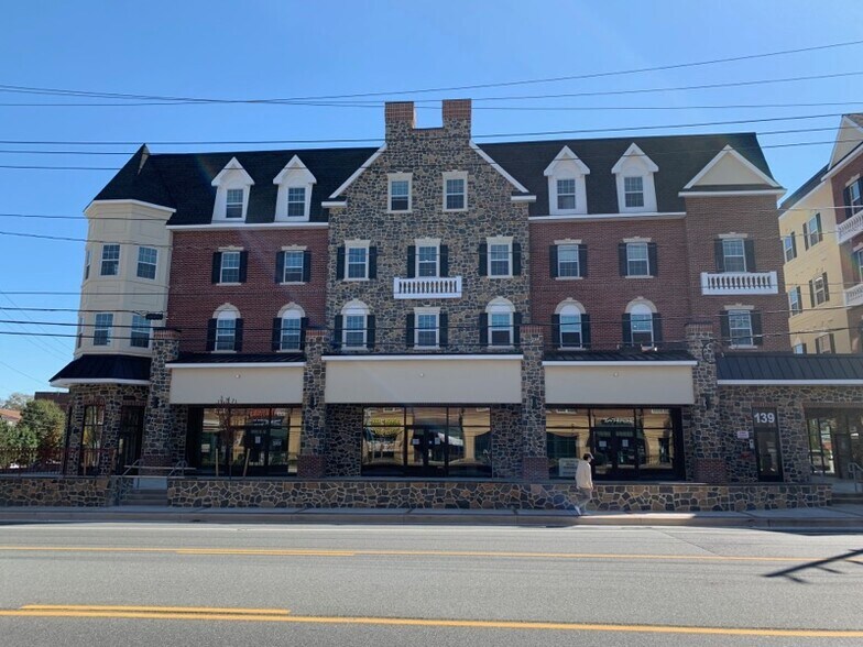 More Photos Of 139-169 S Main St, Newark Storefront Retail Residential For Lease