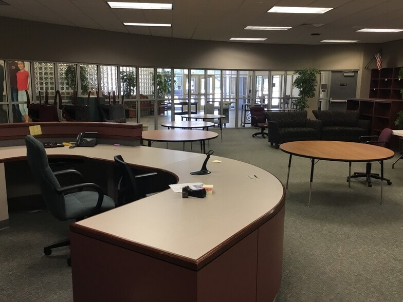 More Photos Of 12550 Bammel North Houston Rd, Houston Specialty For Sale