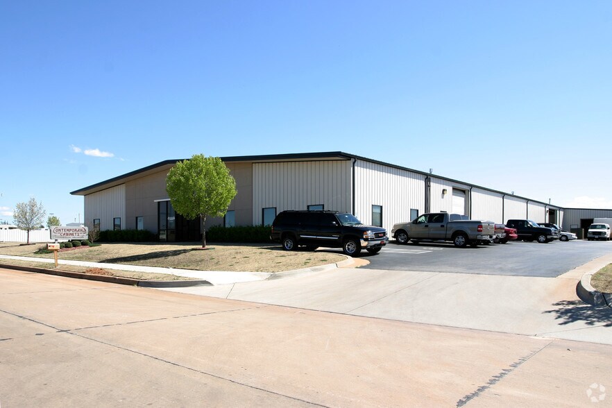 More Photos Of 308 Westland Dr, Edmond Manufacturing For Sale