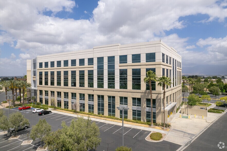 More Photos Of Hospitality Ln @ Tippecanoe, San Bernardino Unknown For Lease