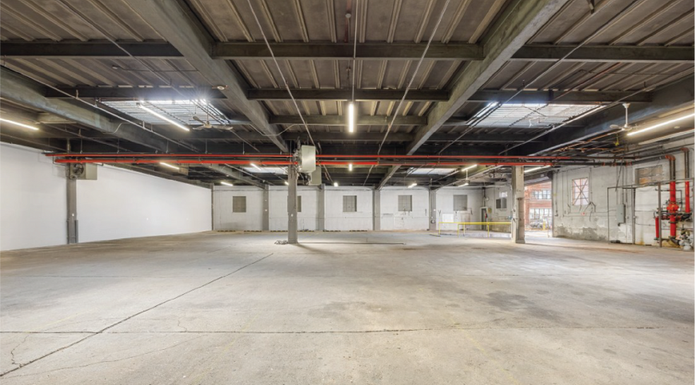More Photos Of 1821 Steinway Pl, Astoria Warehouse For Lease