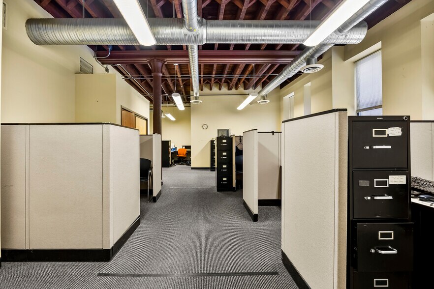 More Photos Of 60 S Pearl St, Albany Office For Sale