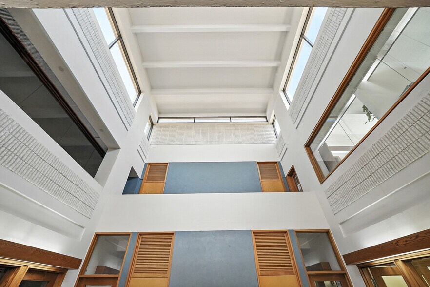 More Photos Of 24 N Market St, Jacksonville Office For Lease